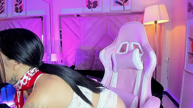 HannyJones online show from December 2025 12:22:01 PM