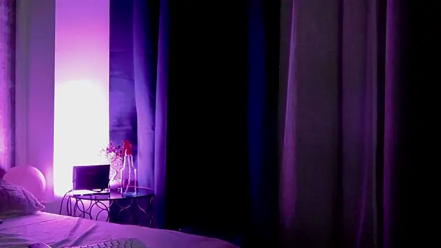 LucyRayy online show from February 2026 07:48:01 PM