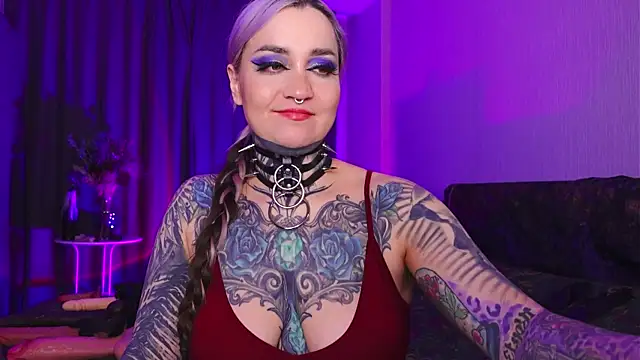 Snapshot of MistressDarkSindel chatting on December 2025 05:50:01 PM MistressDarkSindel online show from December 2025 05:50:01 PM