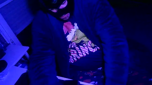 Snapshot of labonnetrique69 chatting on December 2025 09:31:02 PM labonnetrique69 online show from December 2025 09:31:02 PM