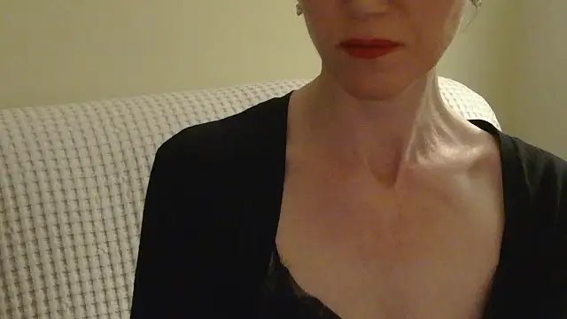 Snapshot of AuroraAG chatting on April 2026 08:44:01 PM AuroraAG online show from April 2026 08:44:01 PM