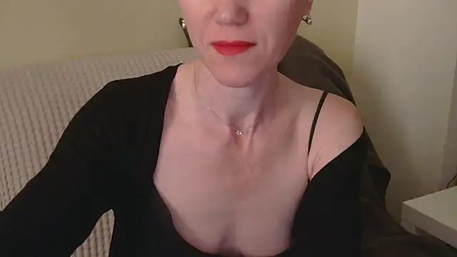 Snapshot of AuroraAG chatting on April 2026 09:44:01 AM AuroraAG online show from April 2026 09:44:01 AM