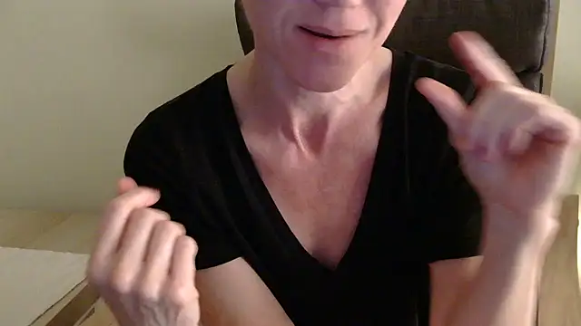 Snapshot of AuroraAG chatting on May 2026 12:00:02 PM AuroraAG online show from May 2026 12:00:02 PM