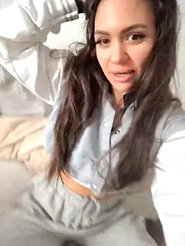 SiennaLuxexx online show from April 2026 01:17:02 PM