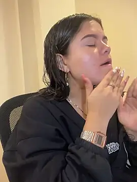 Camila Duarte2 online show from April 2026 02:57:01 PM