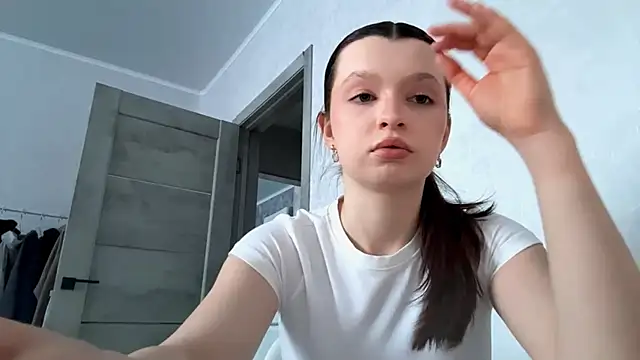 EllieBerrie online show from February 2026 01:15:02 PM