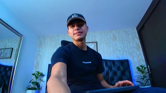 Lander Cruz online show from March 2026 07:09:02 PM