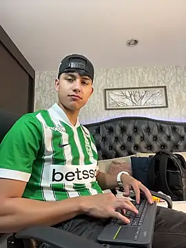 Lander Cruz online show from July 2026 06:24:02 PM