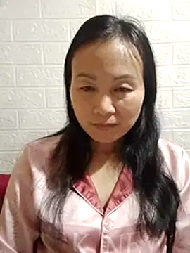 Snapshot of Lili-123k chatting on February 2026 02:02:02 PM Lili-123k online show from February 2026 02:02:02 PM