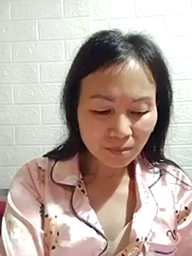 Snapshot of Lili-123k chatting on February 2026 12:57:02 PM Lili-123k online show from February 2026 12:57:02 PM