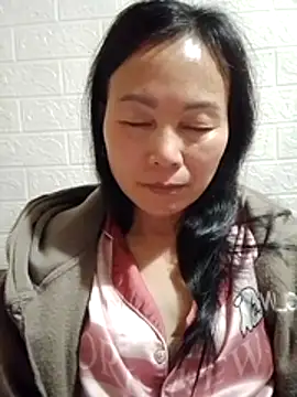 Snapshot of Lili-123k chatting on February 2026 07:46:01 PM Lili-123k online show from February 2026 07:46:01 PM