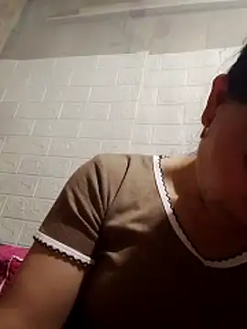 Lili-123k online show from April 2026 07:40:02 PM