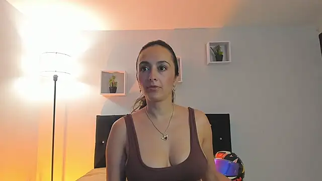 Snapshot of Victoria_Rose_ chatting on June 2026 07:58:02 PM Victoria Rose online show from June 2026 07:58:02 PM
