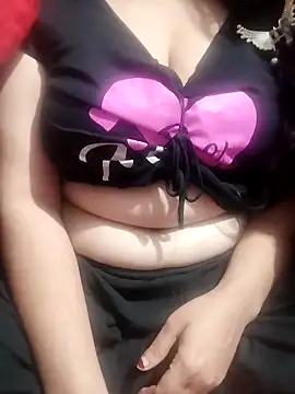 Snapshot of hottyrose69 chatting on December 2025 02:24:02 PM hottyrose69 online show from December 2025 02:24:02 PM