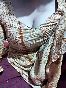 Snapshot of hottyrose69 chatting on January 2026 07:57:02 AM hottyrose69 online show from January 2026 07:57:02 AM