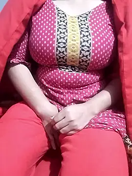 Snapshot of hottyrose69 chatting on January 2026 08:19:01 AM hottyrose69 online show from January 2026 08:19:01 AM