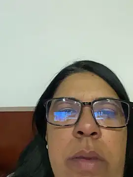 Snapshot of Carameloswing1 chatting on December 2025 01:35:02 AM Carameloswing1 online show from December 2025 01:35:02 AM