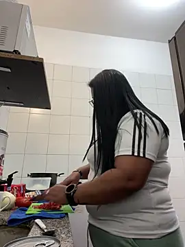 Snapshot of Carameloswing1 chatting on December 2025 01:40:01 PM Carameloswing1 online show from December 2025 01:40:01 PM