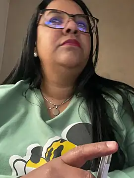 Snapshot of Carameloswing1 chatting on January 2026 01:13:02 PM Carameloswing1 online show from January 2026 01:13:02 PM