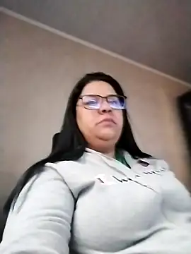 Snapshot of Carameloswing1 chatting on January 2026 12:19:01 PM Carameloswing1 online show from January 2026 12:19:01 PM