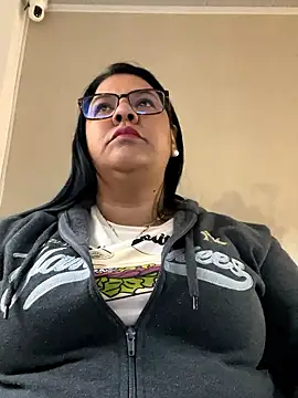 Snapshot of Carameloswing1 chatting on January 2026 12:54:01 PM Carameloswing1 online show from January 2026 12:54:01 PM