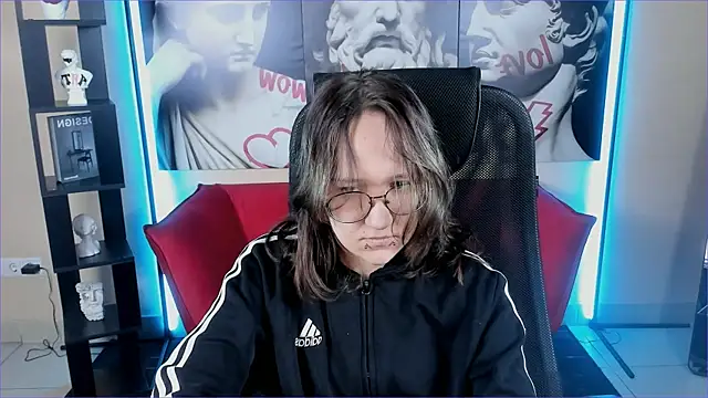 Sylvia Reed online show from December 2025 07:36:02 AM