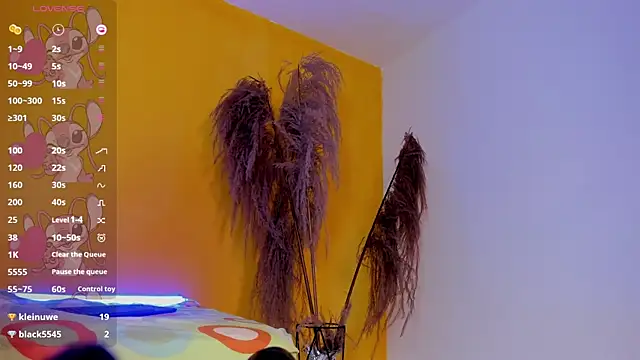 TiffanyHoustton online show from April 2026 07:07:02 PM