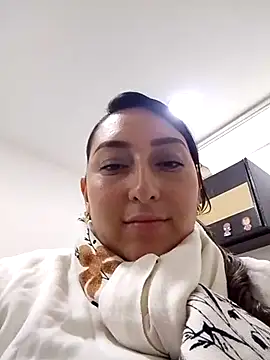 Valeria montana  online show from February 2026 02:00:02 PM