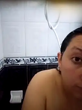 Snapshot of Valeria_montana_ chatting on June 2026 06:02:01 PM Valeria montana online show from June 2026 06:02:01 PM
