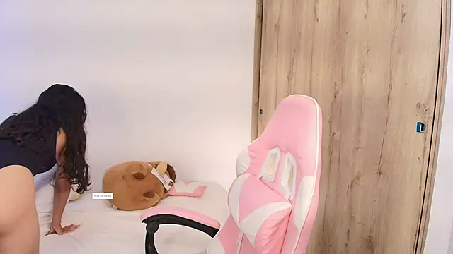 Snapshot of phia_carter chatting on March 2026 04:35:01 PM phia carter online show from March 2026 04:35:01 PM