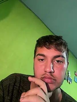 Snapshot of Oenb chatting on December 2025 03:39:01 PM Oenb online show from December 2025 03:39:01 PM