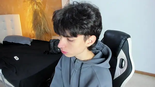 CONNOR STONNE  online show from February 2026 08:54:01 PM