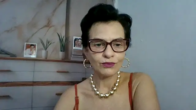 Luna-Hot0802 online show from April 2026 12:43:02 PM