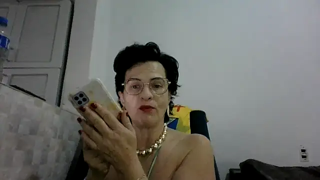 Snapshot of Luna-Hot0802 chatting on June 2026 12:37:01 PM Luna-Hot0802 online show from June 2026 12:37:01 PM
