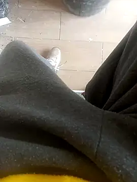 Snapshot of Valencianoo411 chatting on December 2025 12:14:02 PM Valencianoo411 online show from December 2025 12:14:02 PM