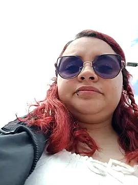 Snapshot of mia-curvy chatting on December 2025 04:59:02 PM mia-curvy online show from December 2025 04:59:02 PM