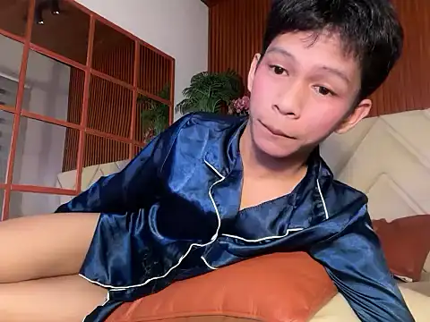 TheBoyAboveYou online show from April 2026 02:15:02 AM