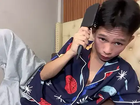 TheBoyAboveYou online show from April 2026 11:29:02 PM