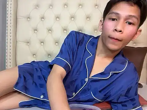 Snapshot of TheBoyAboveYou chatting on May 2026 07:55:02 PM TheBoyAboveYou online show from May 2026 07:55:02 PM