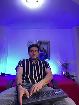 williamsmiiths16 online show from April 2026 01:43:01 AM