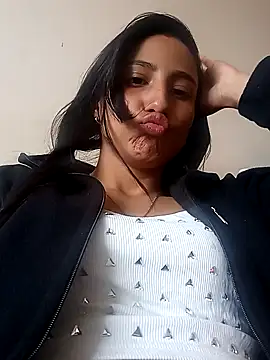 Vera Luna  online show from January 2026 06:11:02 PM