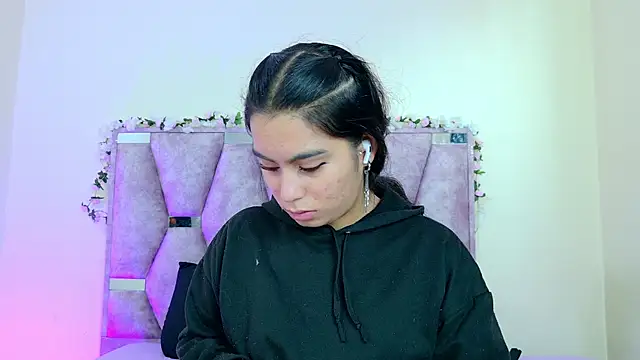 iris and damian online show from April 2026 05:16:02 PM