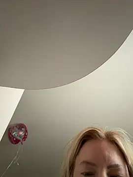 Snapshot of sinfulsara chatting on February 2026 09:14:02 PM sinfulsara online show from February 2026 09:14:02 PM