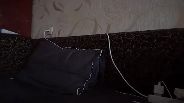 Snapshot of MALVINA0077 chatting on December 2025 09:27:01 AM MALVINA0077 online show from December 2025 09:27:01 AM