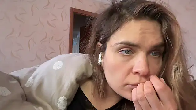 Snapshot of MALVINA0077 chatting on February 2026 09:02:01 AM MALVINA0077 online show from February 2026 09:02:01 AM