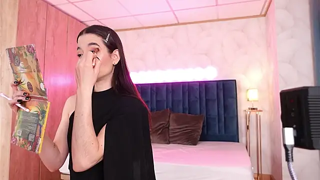 LucyFever online show from December 2025 07:28:02 AM