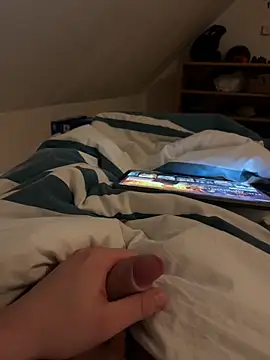 hannes256102 online show from April 2026 09:45:01 PM