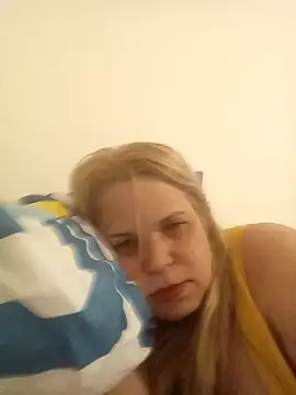 Snapshot of karinaBrasil chatting on December 2025 04:22:01 AM karinaBrasil online show from December 2025 04:22:01 AM