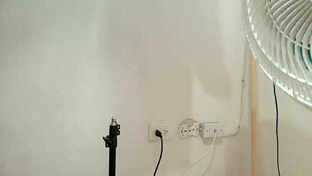 Elizabetth Roman online show from February 2026 09:44:01 PM