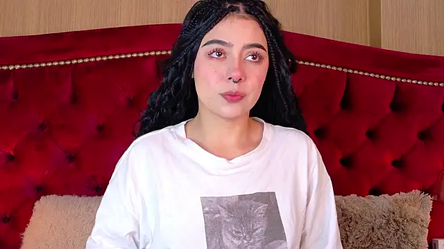 TaniaRedd  online show from December 2025 01:37:02 PM